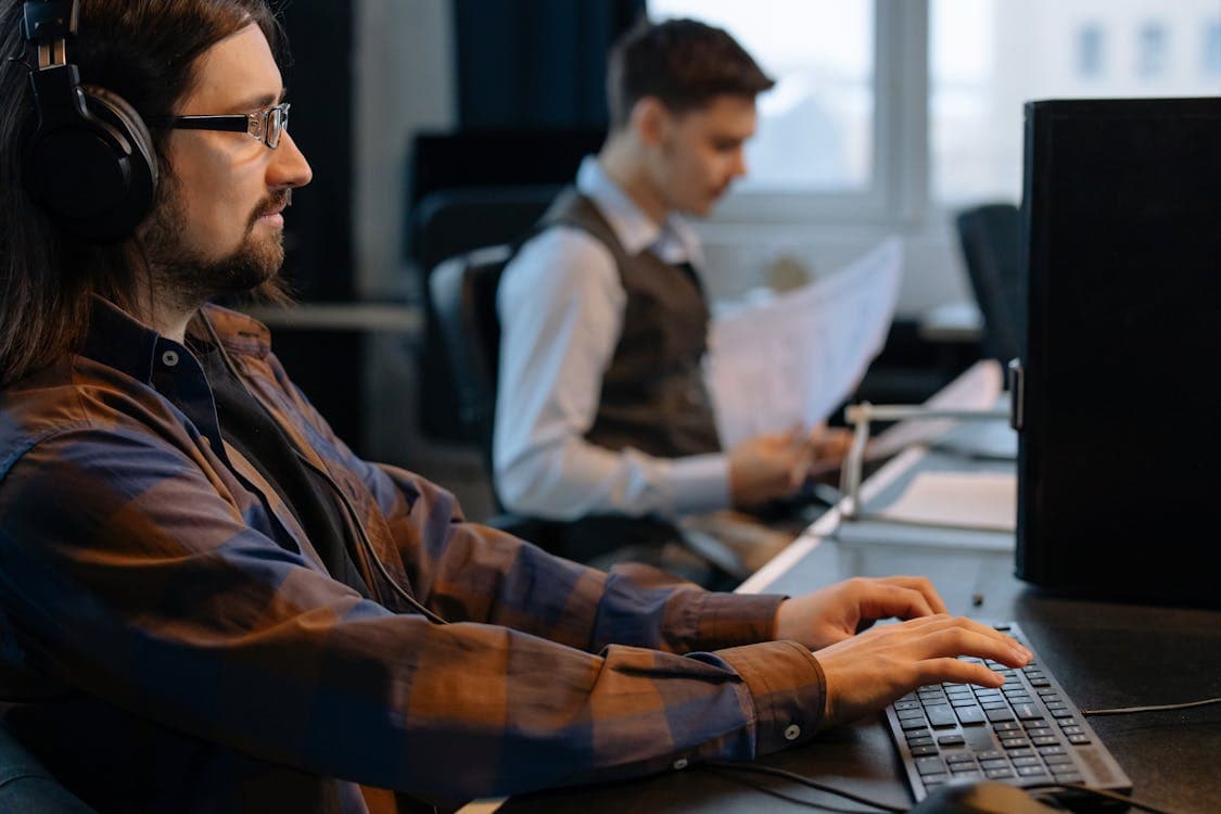 The Jobs AI Will Actually Replace – And the Ones It Won’t