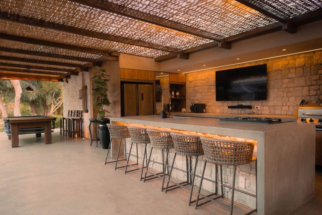 Why LED and Solar Are Quietly Taking Over Patio Lighting in Las Vegas Backyards
